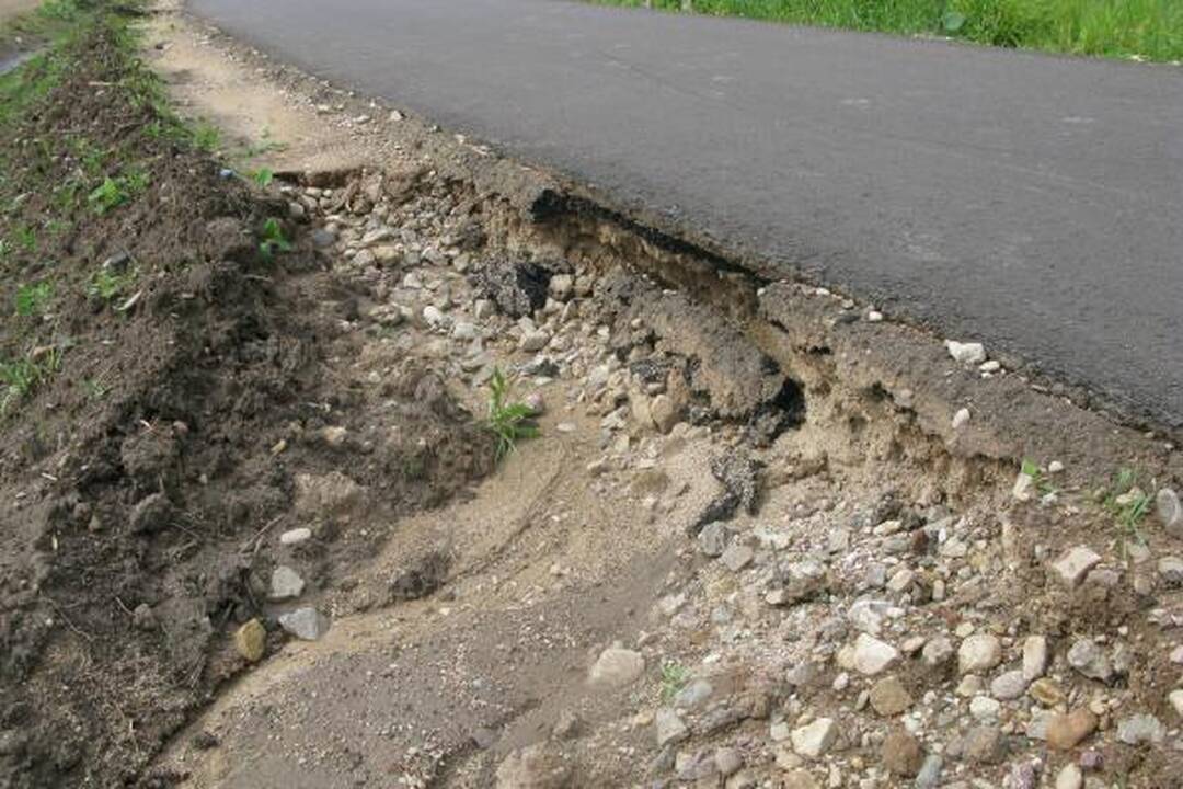 Domeikavoje nutiestas dviračių ir pėsčiųjų takas