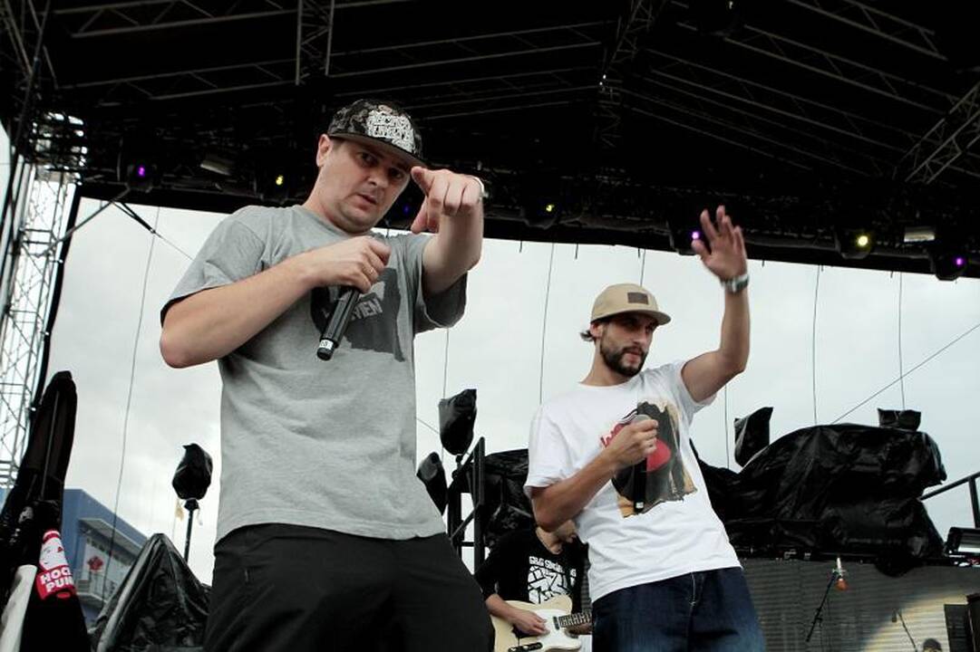 Grupė „Hurts“ virpino festivalio dalyvių širdis
