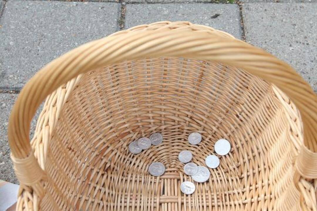 Klaipėdoje mokytojai mitingavo prieš algų mažėjimą