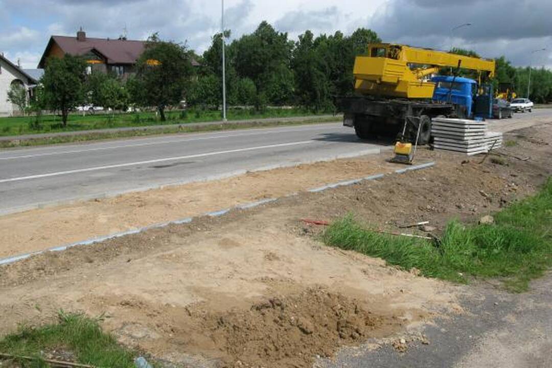 Domeikavoje nutiestas dviračių ir pėsčiųjų takas