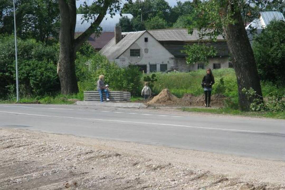 Domeikavoje nutiestas dviračių ir pėsčiųjų takas