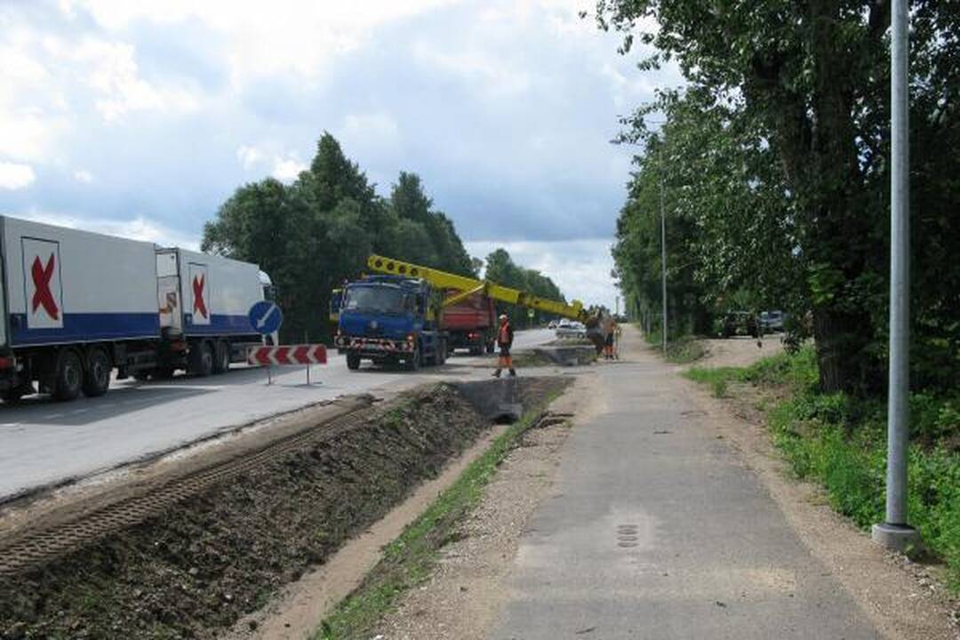 Domeikavoje nutiestas dviračių ir pėsčiųjų takas
