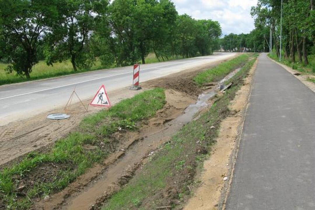 Domeikavoje nutiestas dviračių ir pėsčiųjų takas
