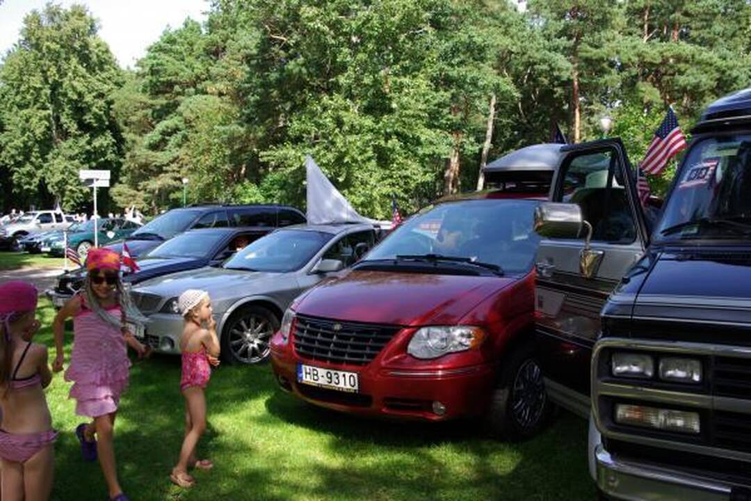 Palangoje rinksis amerikietiškų automobilių mėgėjai (programa)