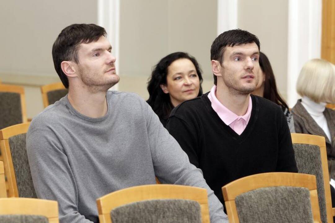 Lietuvos pilietybę gavę dvyniai iš Latvijos apsiverkė