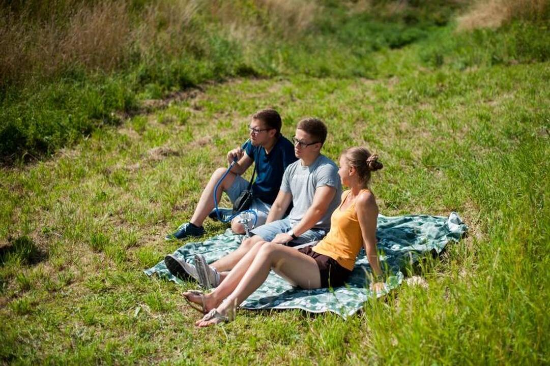 Forto pieva virto šachmatų lenta, o žmonės – karaliais ir rikiais