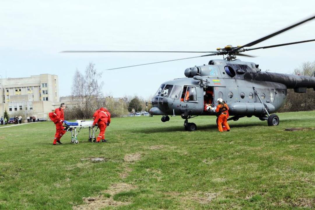 Kelto įgulos narys sraigtasparniu pristatytas į ligoninę