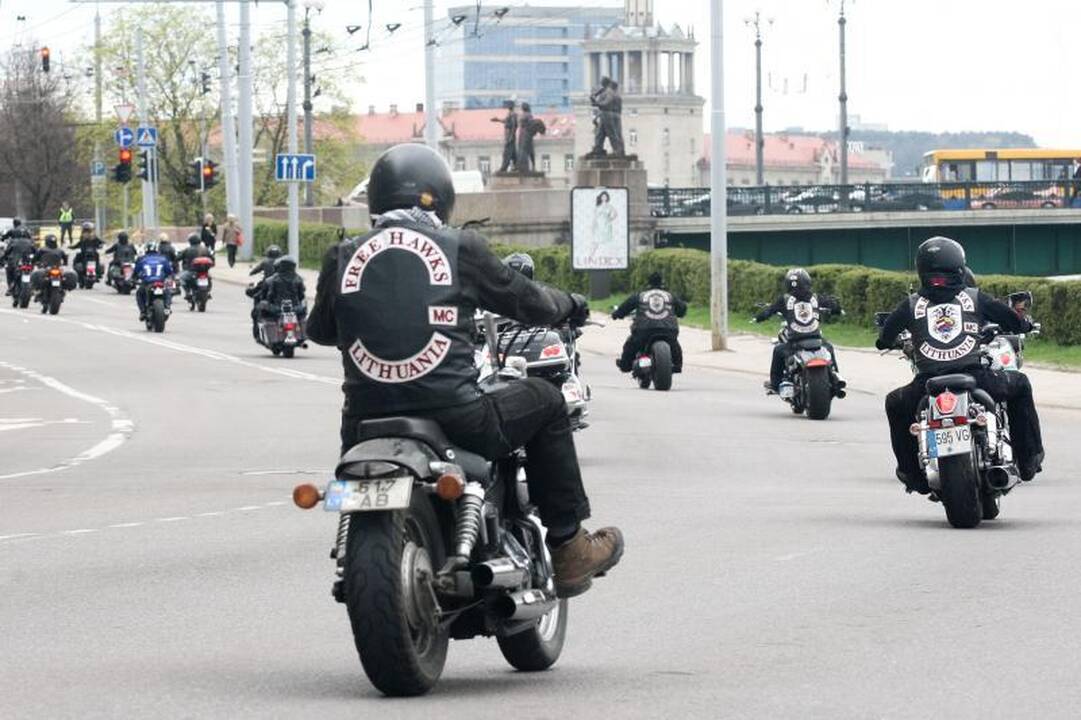 Triukšminga kolona sostinės gatvėse atidarytas baikerių sezonas