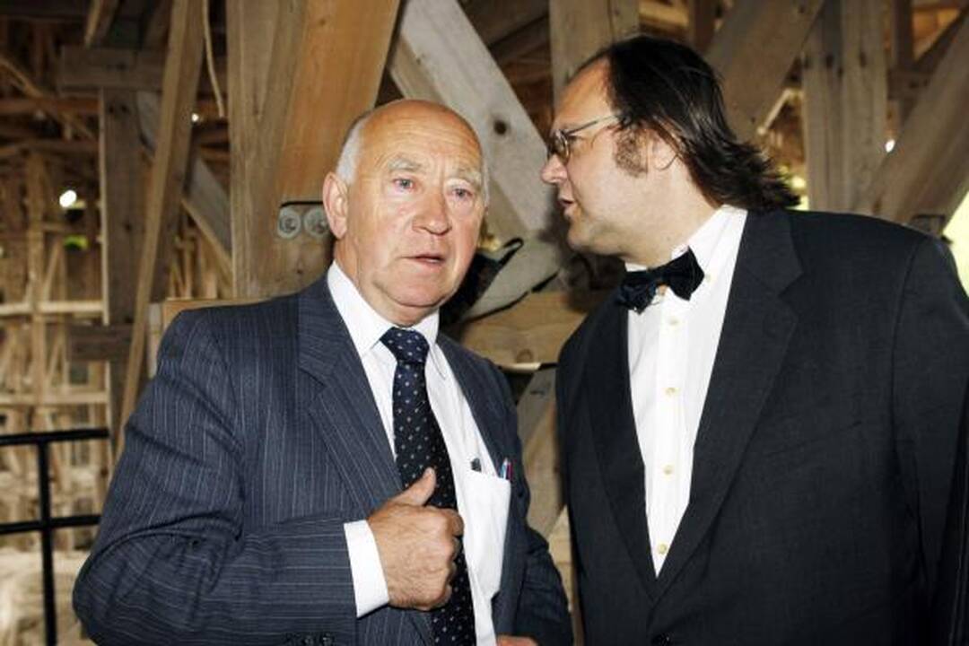Krepšinio rungtynes ant ledo laimėjo Lietuvos rinktinė