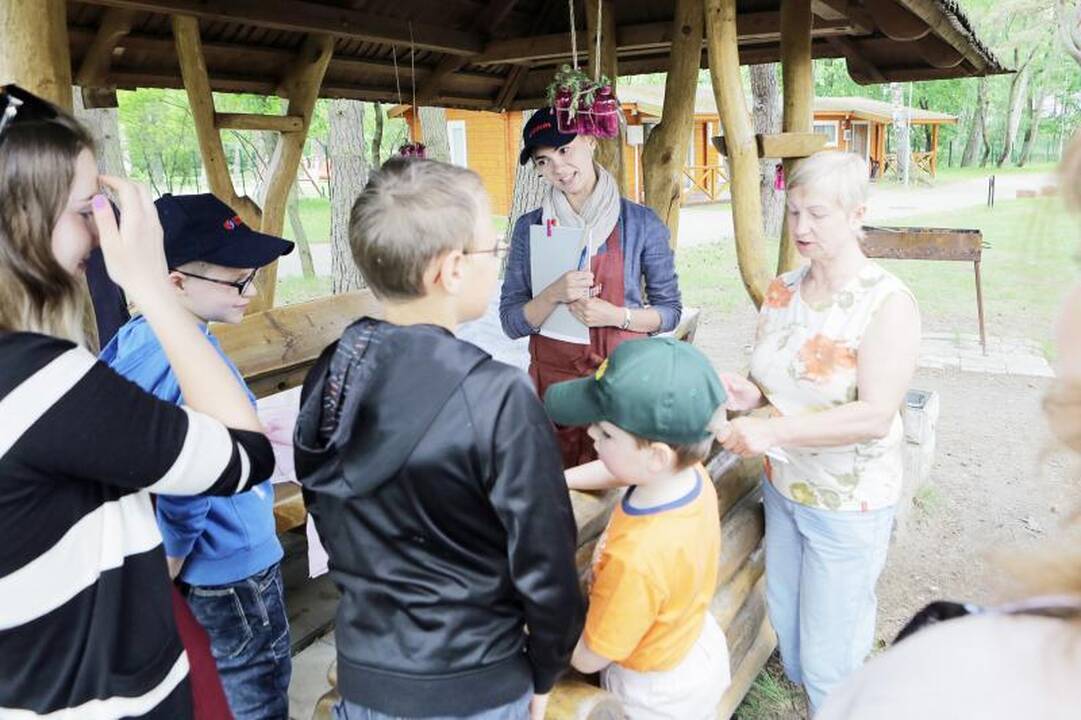 Silpnaregiai vaikai pažino kvapų pasaulį
