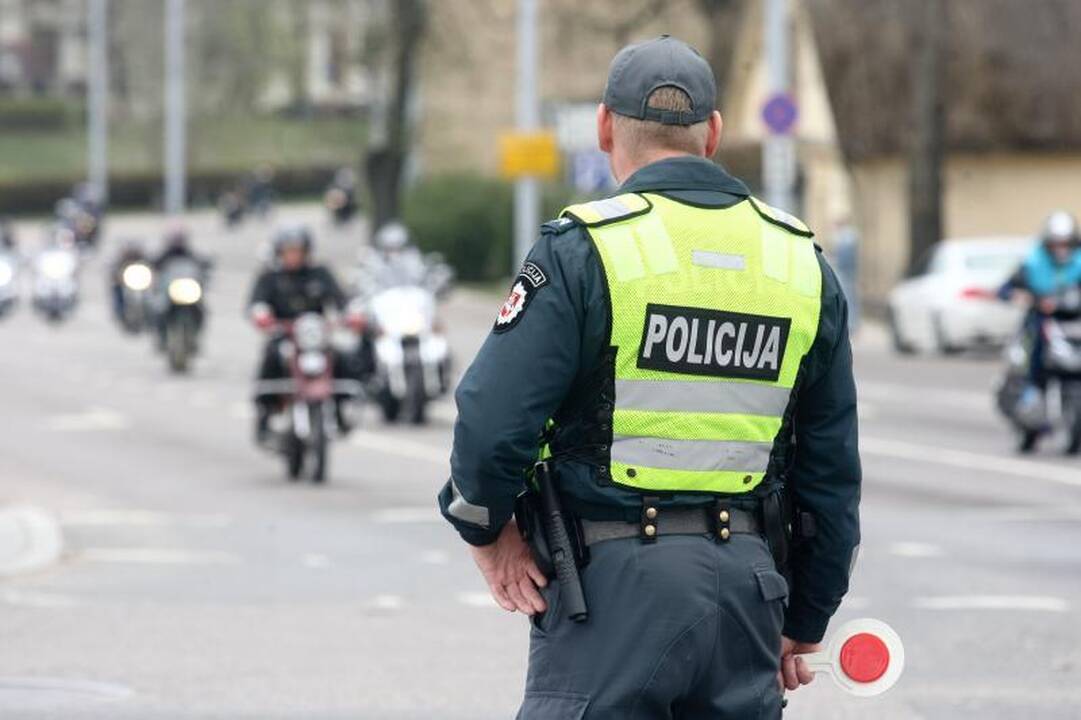 Triukšminga kolona sostinės gatvėse atidarytas baikerių sezonas