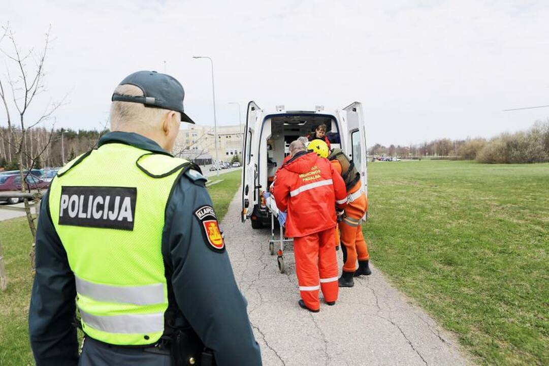 Kelto įgulos narys sraigtasparniu pristatytas į ligoninę