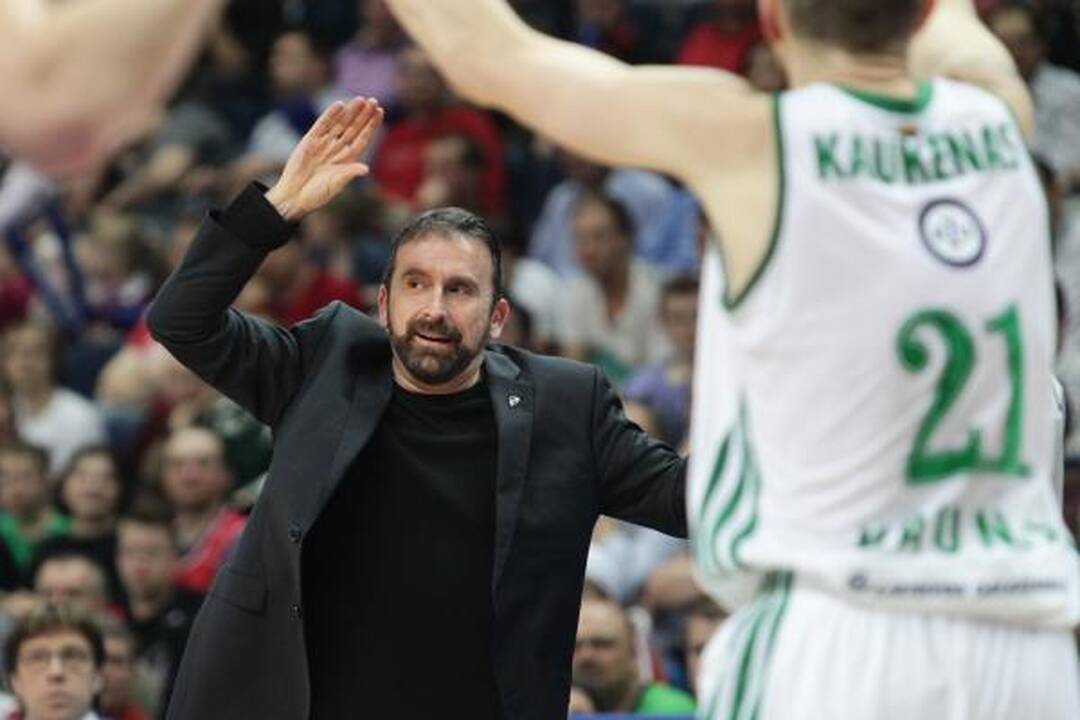 Ant „Lietuvos ryto“ tvirtovės - žaliai balta vėliava! (komentarai)