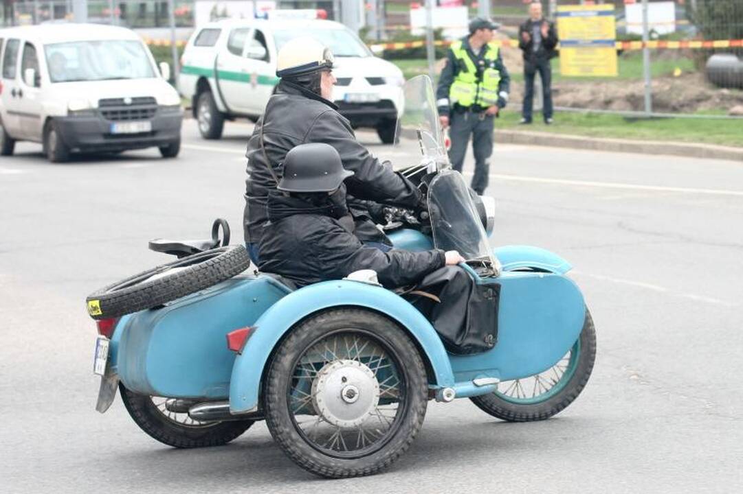 Triukšminga kolona sostinės gatvėse atidarytas baikerių sezonas