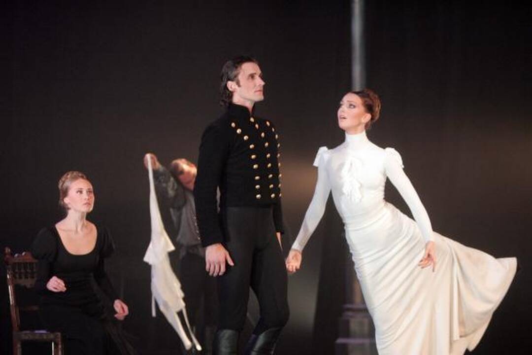 A.Cholina supažindino žiūrovus su savo "Ana Karenina" 