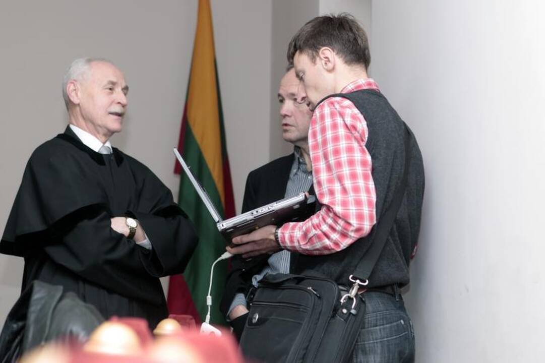 Teismas atidėjo Kauno pedofilijos bylą – neatvyko mergaitės advokatas