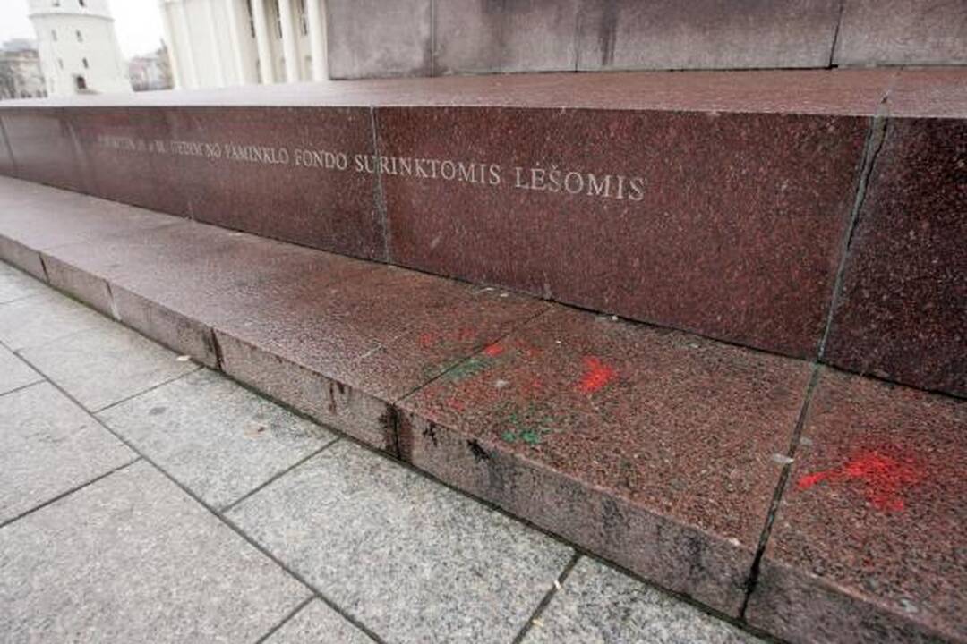 Paminklus Vilniuje išniekinęs jaunuolis kalbėjo apie pasaulinį sąmokslą