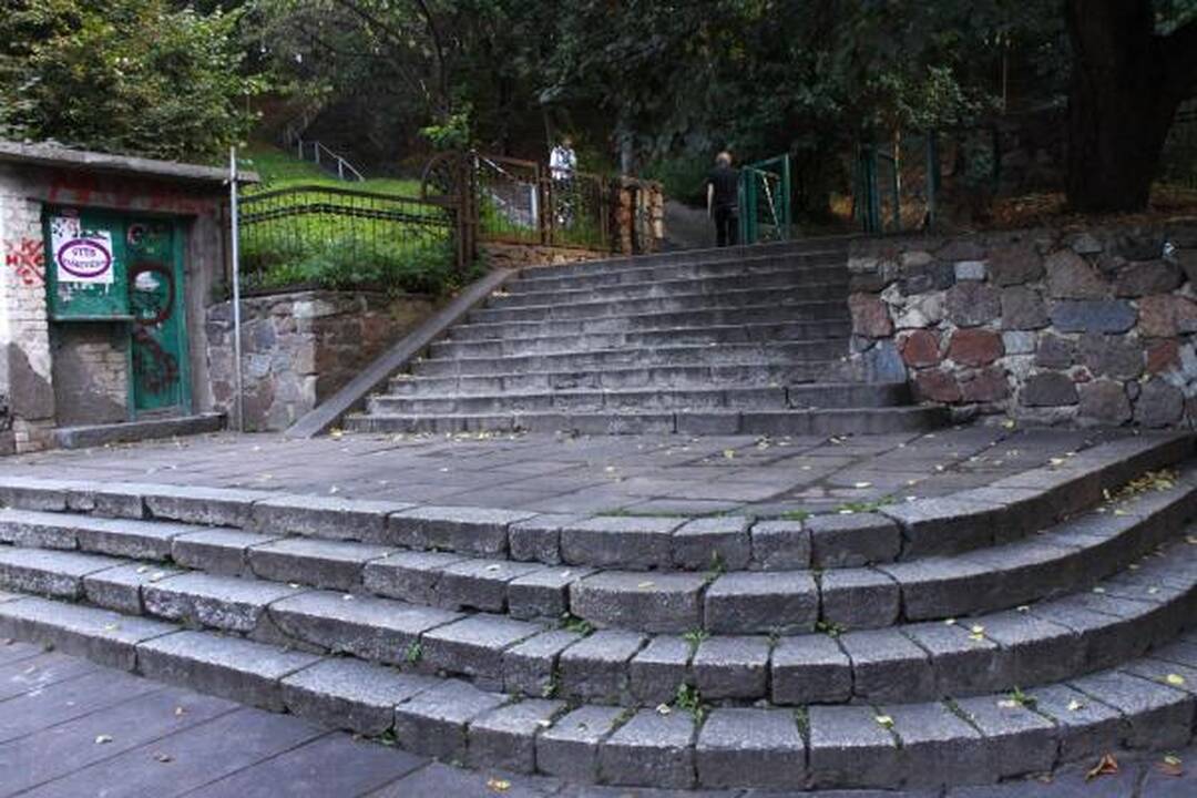 Laiptai - Kauno, įsikūrusio slėnyje ir kalvose, likimas