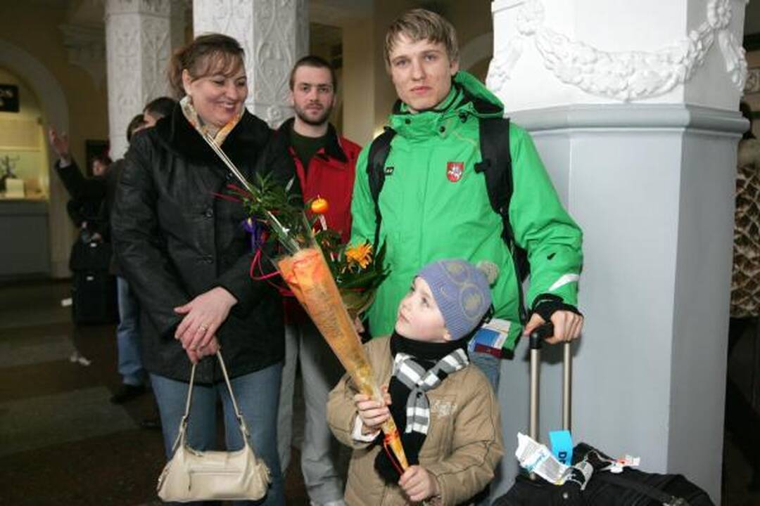 Olimpinės rinktinės slidininkai Lietuvą pasiekė be slidžių