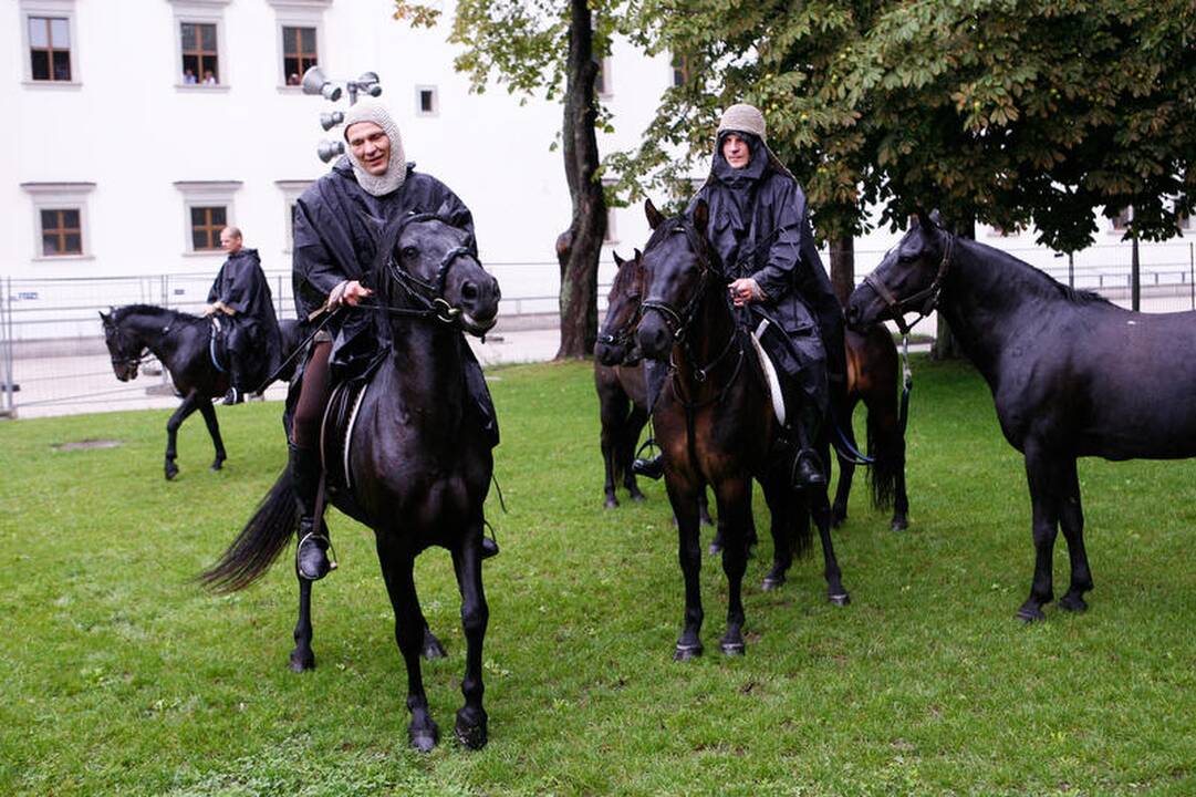 Raitelius į žygį išlydėjo lietus