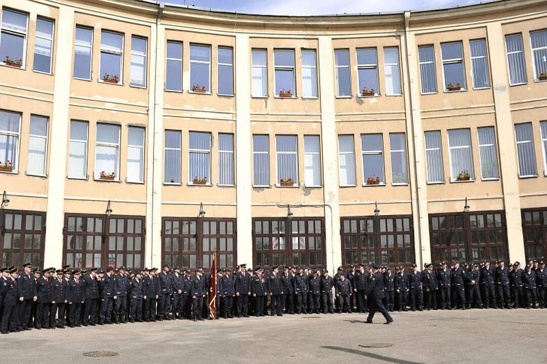 Miesto gatvėmis žygiavo šventiškai nusiteikę ugniagesiai