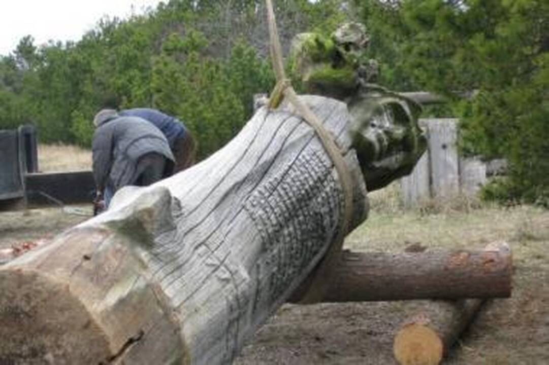 Atnaujinama L.Rėzos skulptūra
