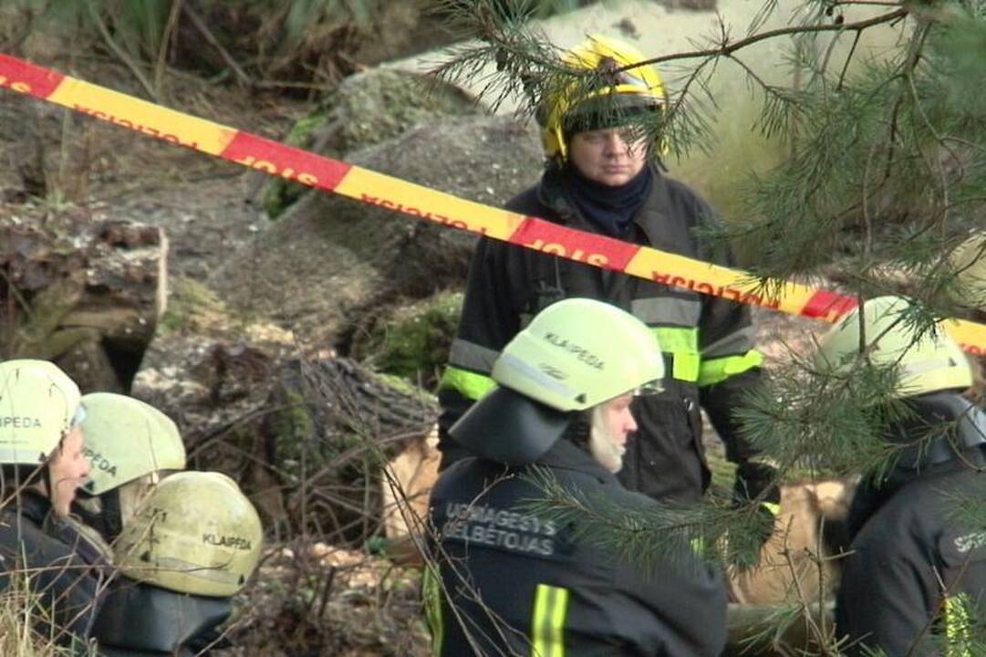 Smiltynėje žuvo betoninio luito prispaustas žmogus (papildyta foto) 