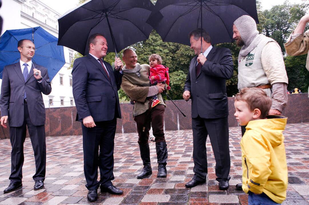 Raitelius į žygį išlydėjo lietus