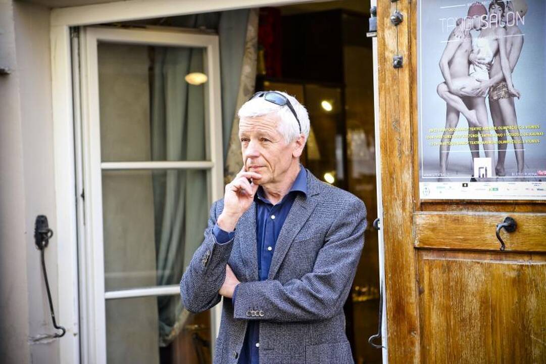 „Tango Salon“ – apie moters grožį ir pastangas suvilioti vyrą 