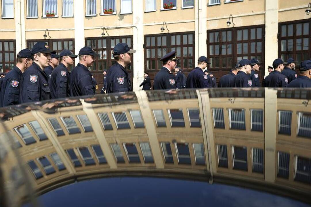 Miesto gatvėmis žygiavo šventiškai nusiteikę ugniagesiai