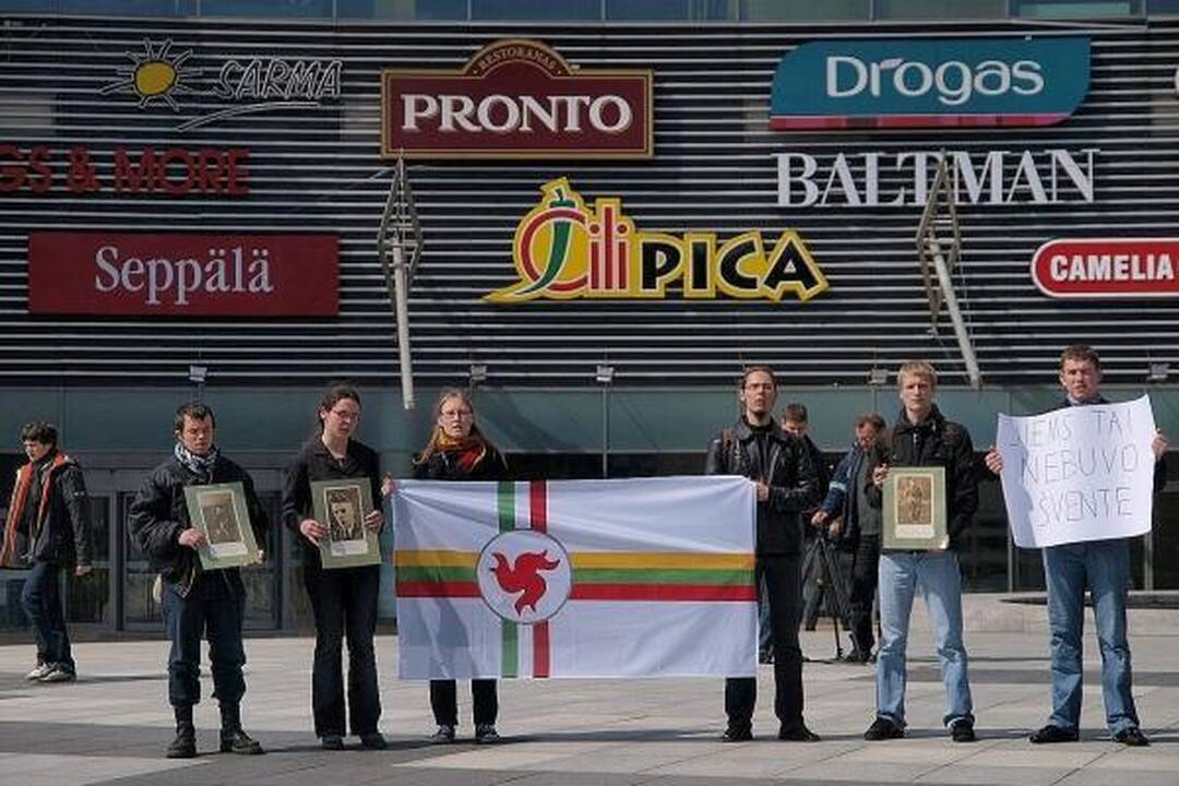 Sostinėje - protestas prieš karo veteranų eitynes gegužės 9-ąją (papildyta)