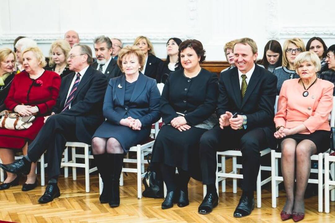 Kaunui nusipelniusiems žmonėms – Santakos garbės ženklai