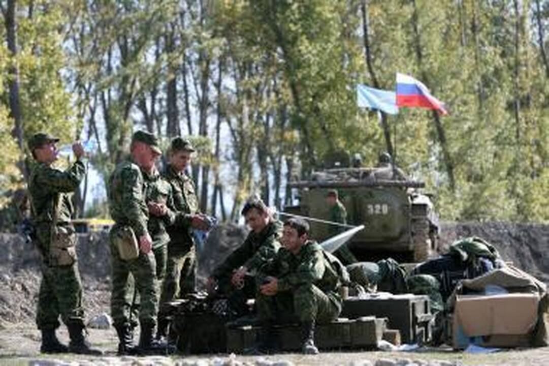 Rusija pasirengusi tartis su NATO dėl karinio tranzito į Afganistaną 