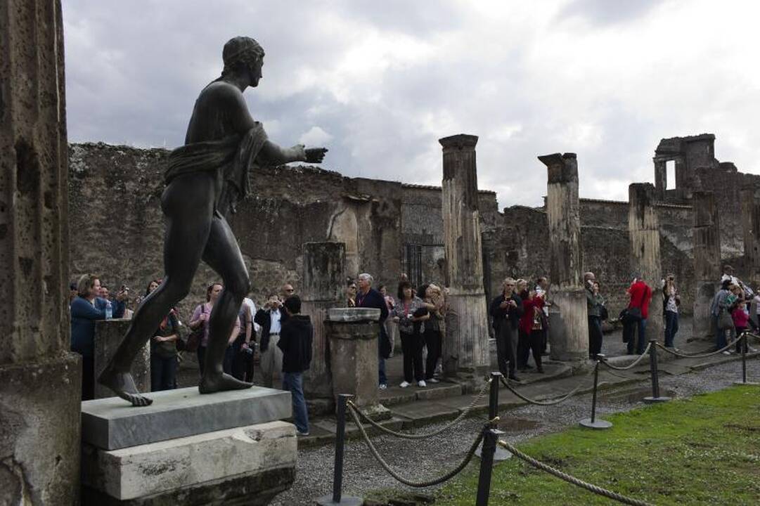 Italijos pasididžiavimas – Pompėja – toliau griūna