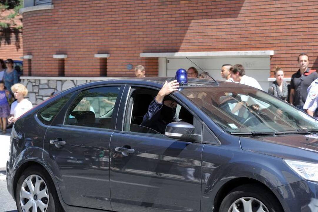 Prancūzų policija suėmė įkaitus banke paėmusį „al Qaeda“ kovotoją