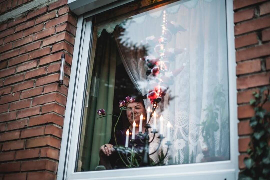 Kaunietės namuose gyvena 100 Kalėdų senelių