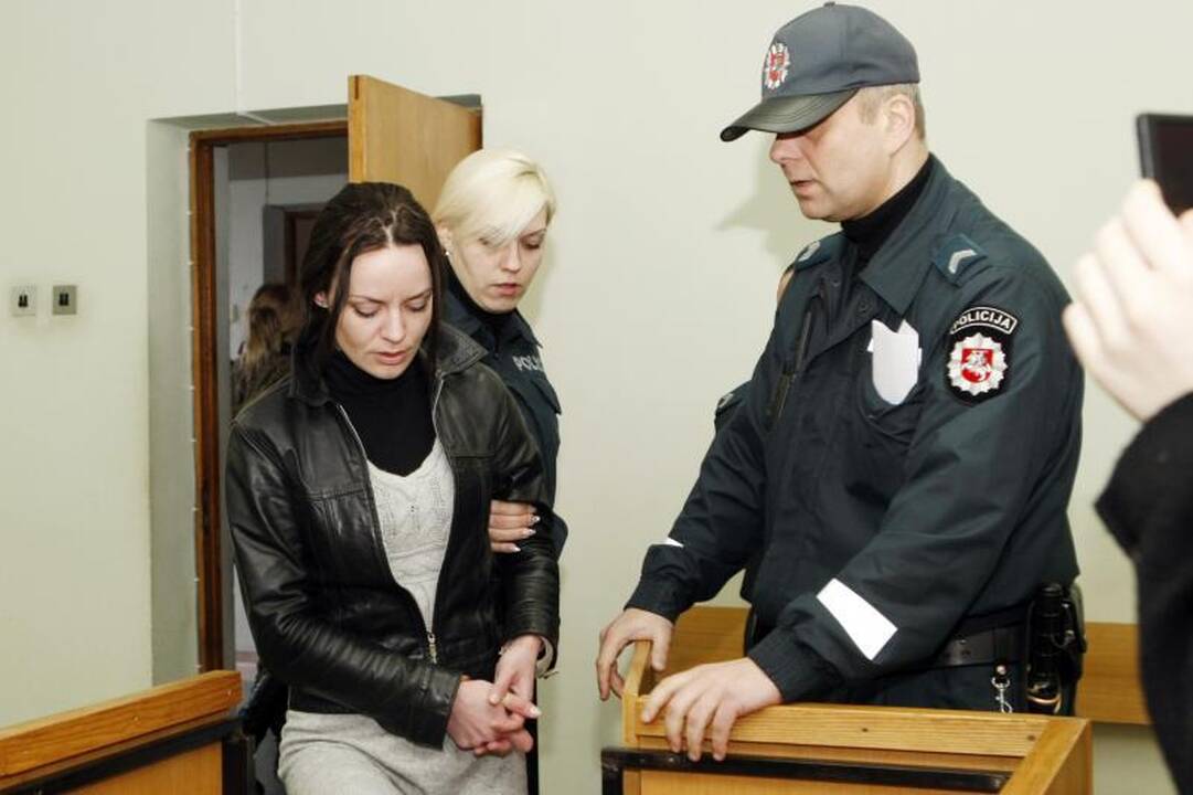 Dvynukų motiną Klaipėdos teismas nuteisė 10 metų nelaisvės (papildyta)