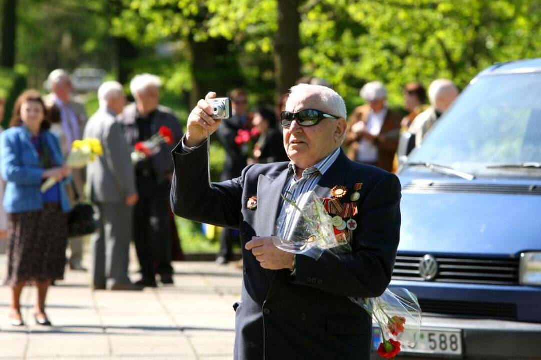 Pergalės dieną Kauno karių kapinėse atgijo amžinoji ugnis