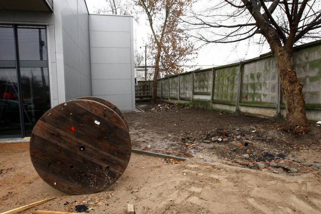 Kaip po šiukšlių krūva atsirado 7 kilogramai trotilo?