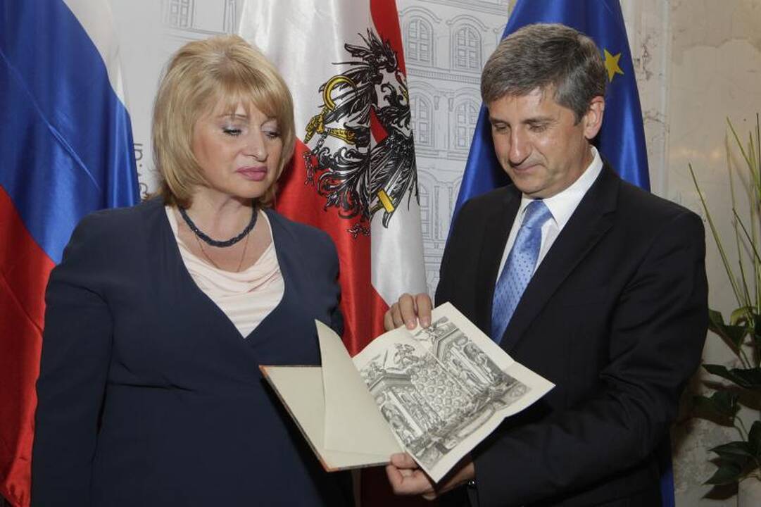 Rusija grąžina Austrijai neįkainojamą knygų kolekciją