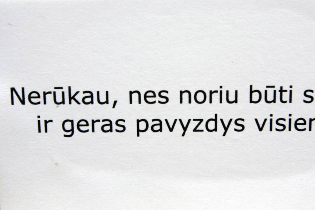 Diena be tabako Kaune: cigaretės buvo metamos į šiukšliadėžę