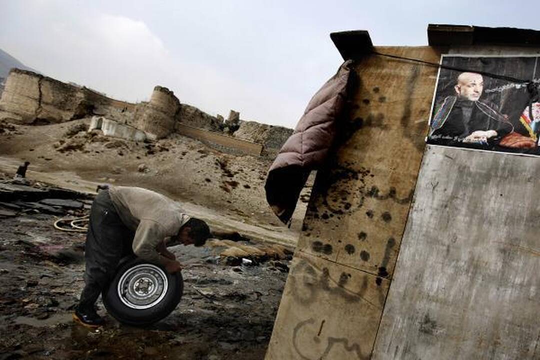 H.Karzai paskelbtas Afganistano prezidentu