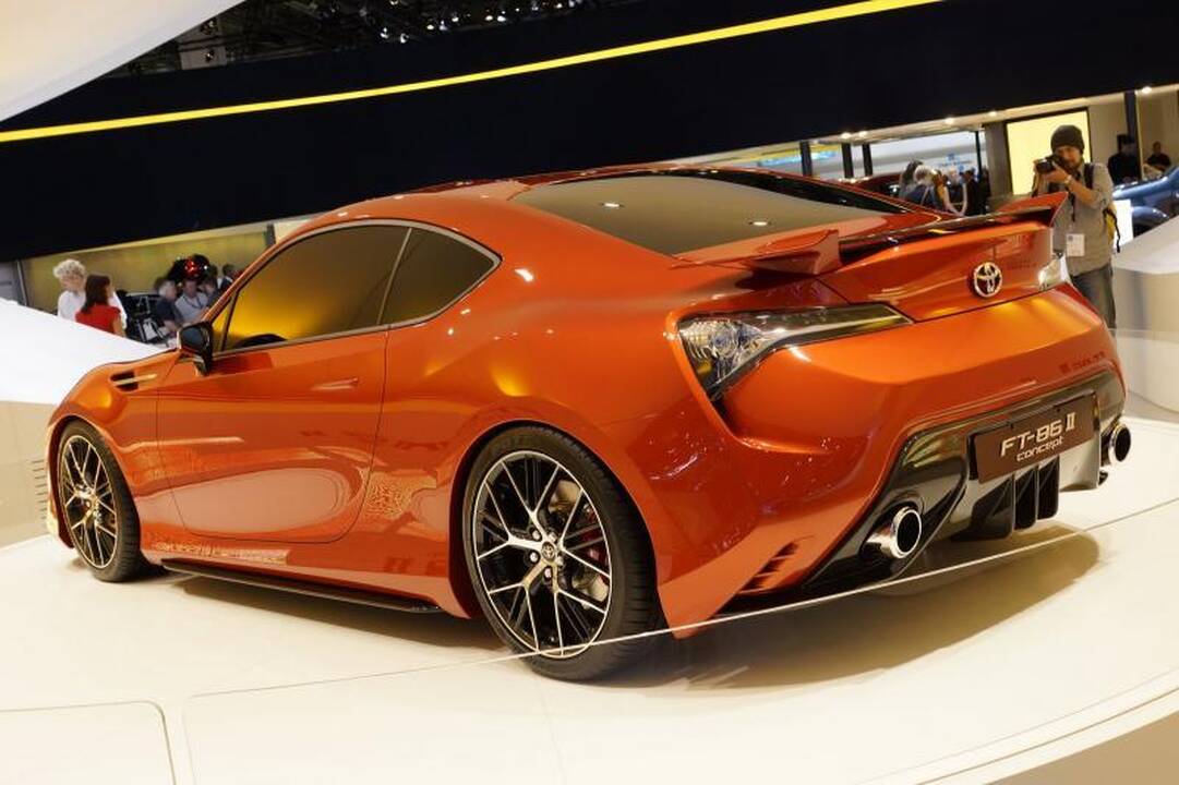 Frankfurto automobilių paroda: vis dar netikras „Toyota FT-86 II“ 