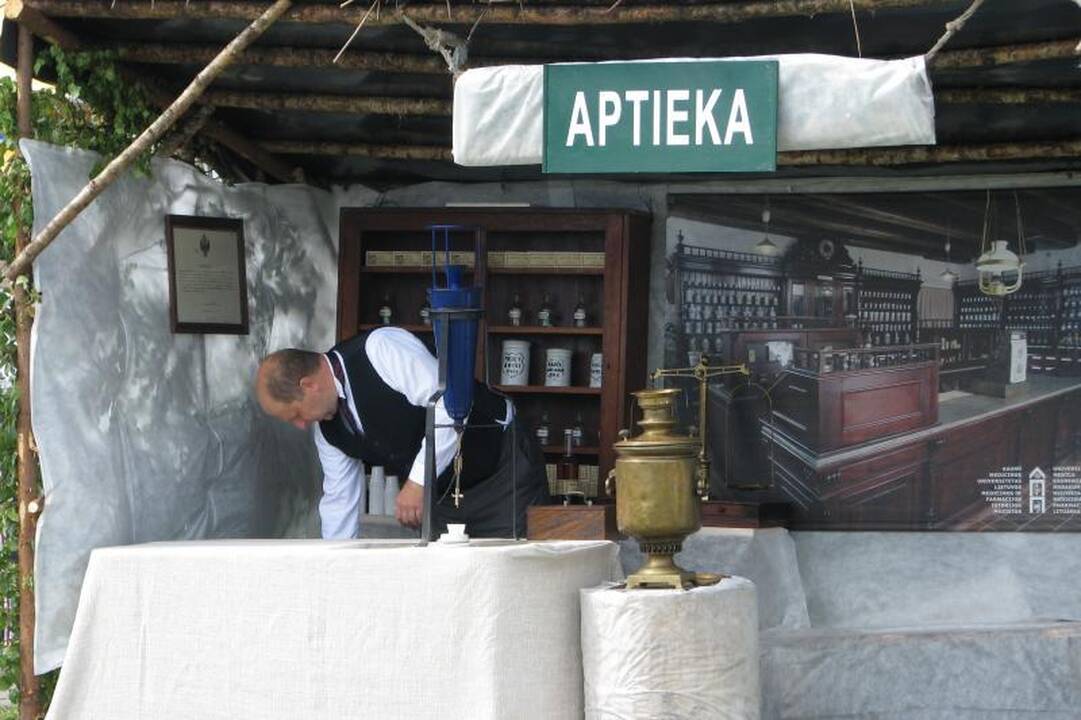 Nidoje šurmuliavo Senųjų amatų dienos   