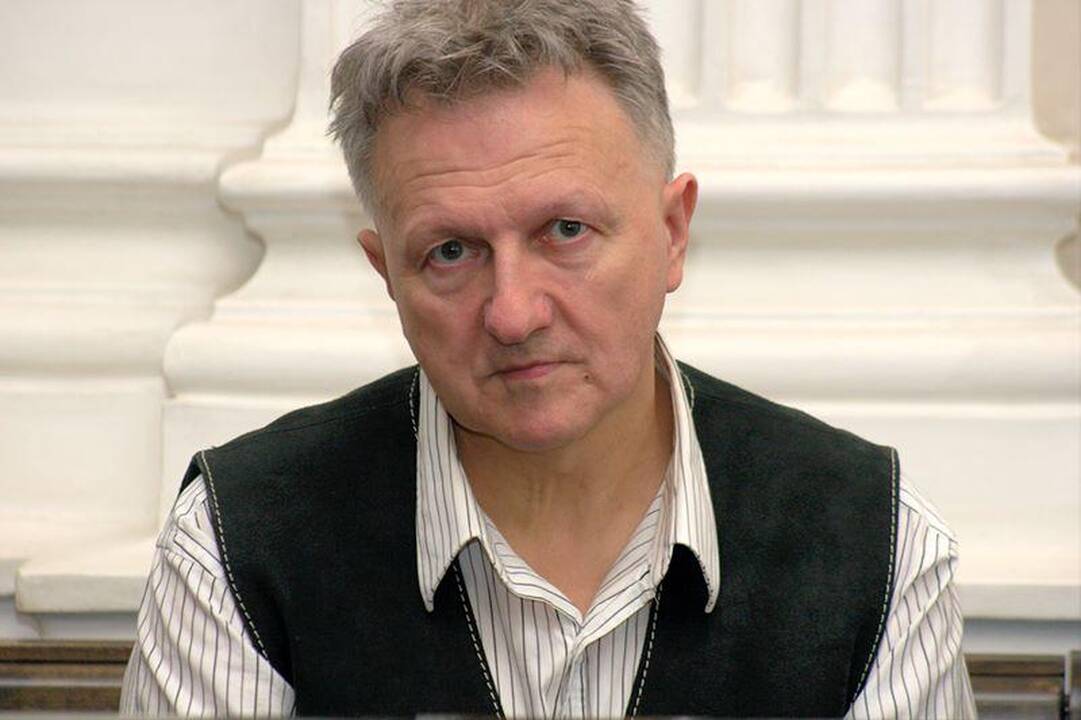 Kunigo žudikas skundžiasi kalėjime negalintis susitvarkyti dantų
