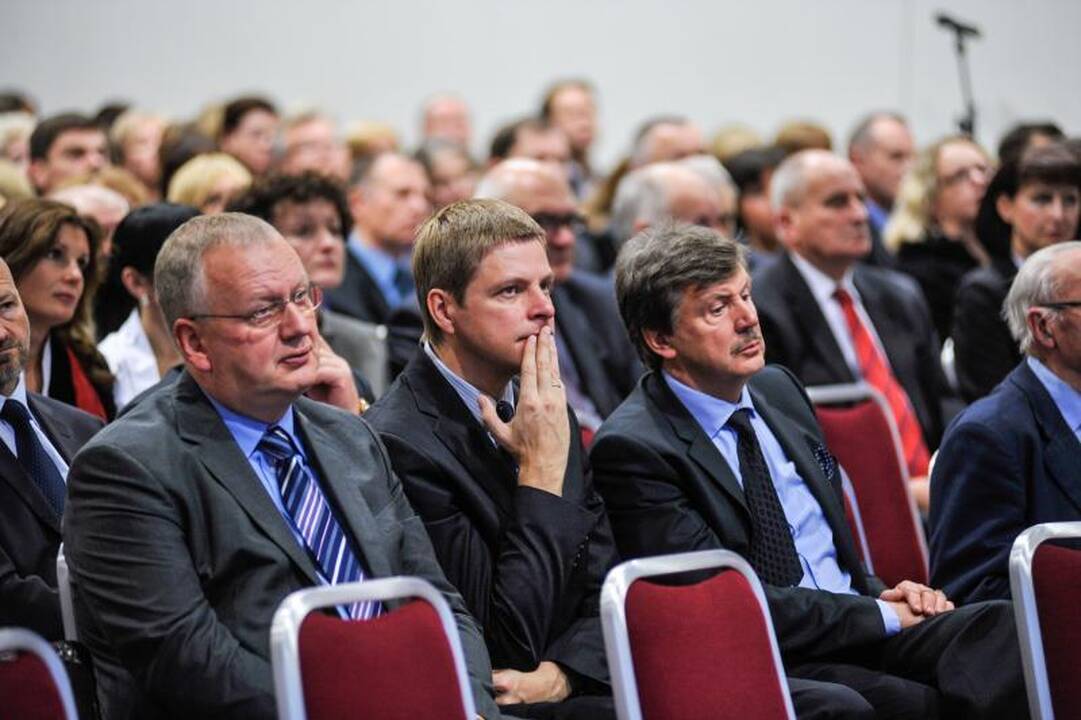 Prezidentė linki, kad teismai įgytų daugiau žmonių pagarbos