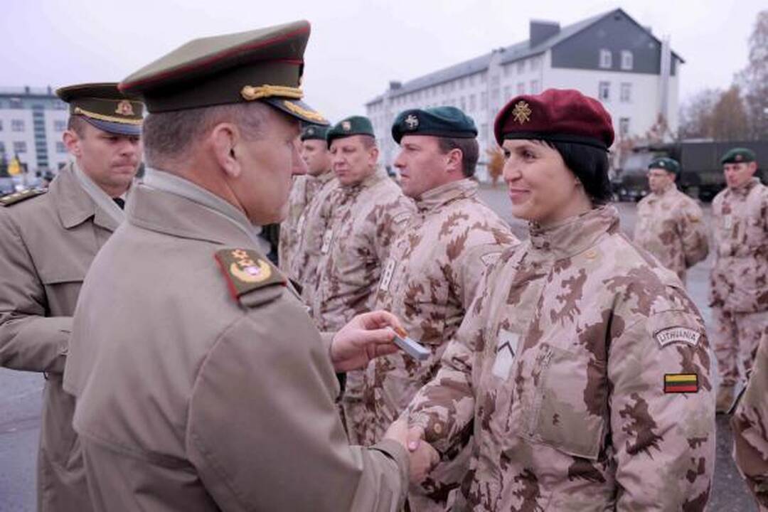 Į misiją Afganistane išlydėta 12-oji karių pamaina