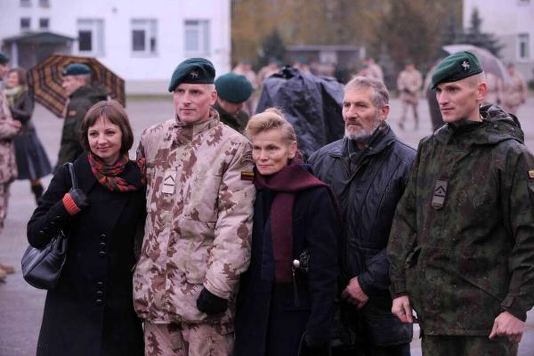 Į misiją Afganistane išlydėta 12-oji karių pamaina