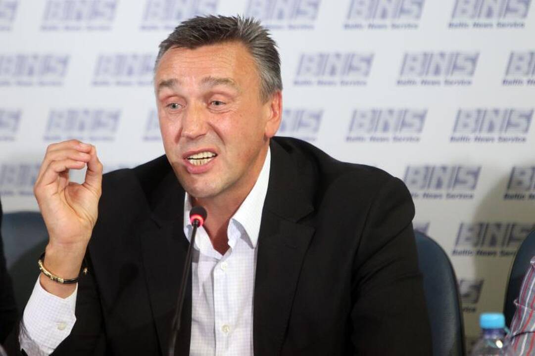Bunda Lietuvos futbolo      bendruomenė?