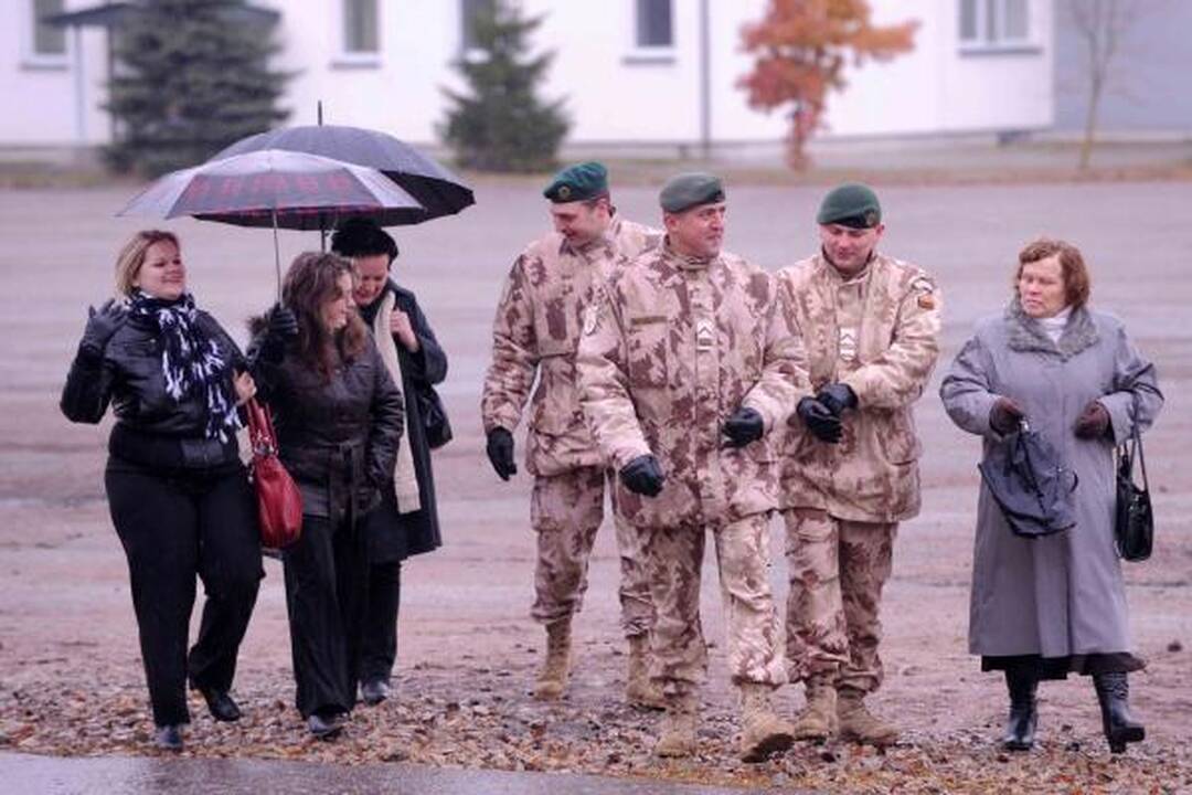 Į misiją Afganistane išlydėta 12-oji karių pamaina